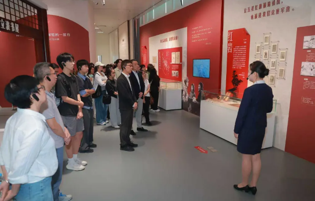 “澳门青年走读广东”文学夏令营活动举行